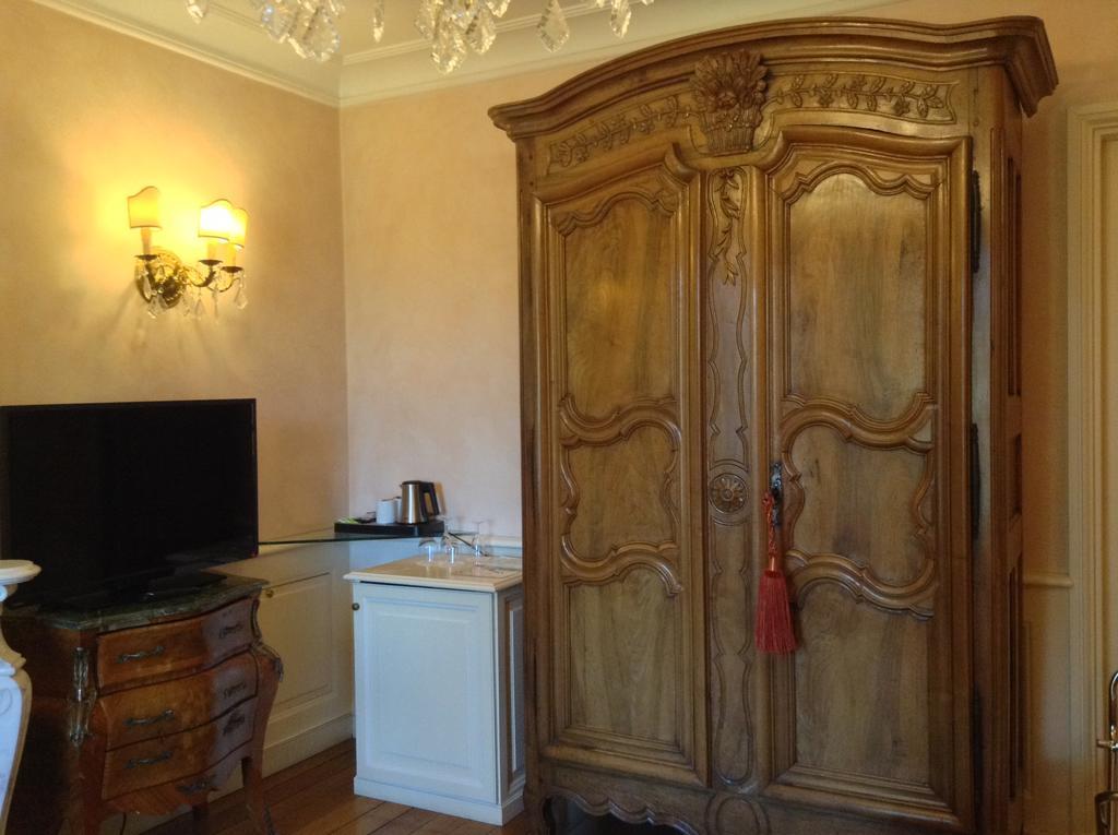 Hostellerie Les Frenes Авиньон Экстерьер фото