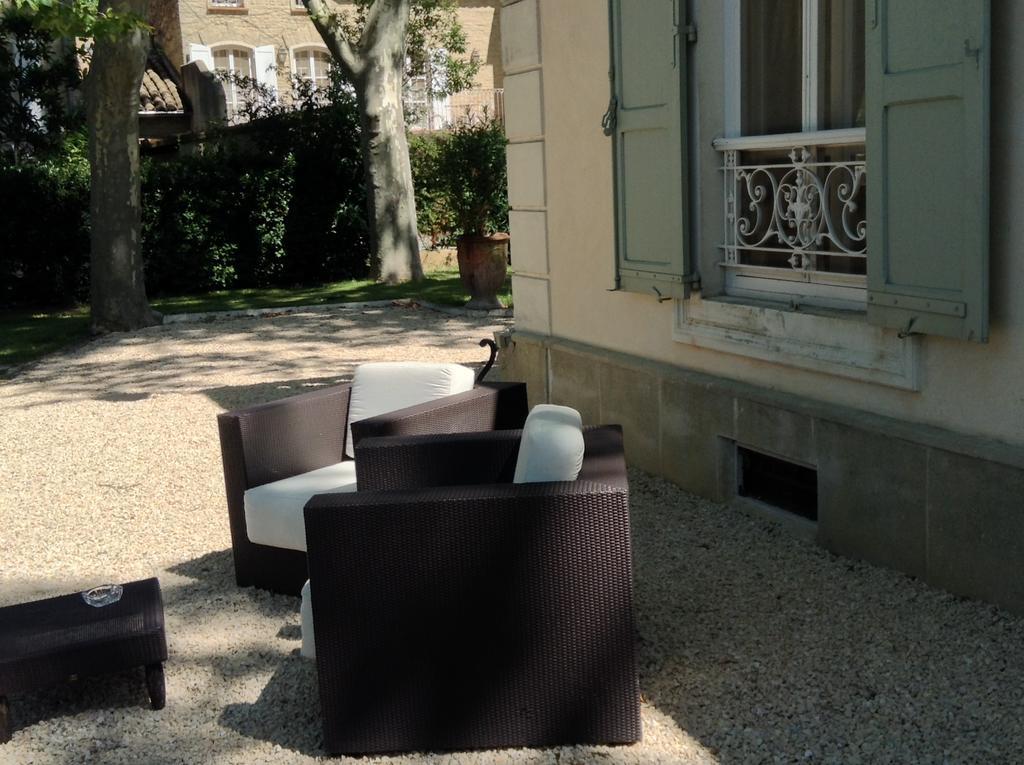 Hostellerie Les Frenes Авиньон Экстерьер фото