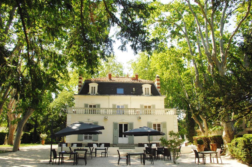 Hostellerie Les Frenes Авиньон Экстерьер фото