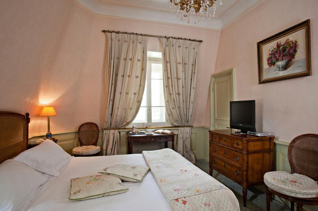 Hostellerie Les Frenes Авиньон Номер фото