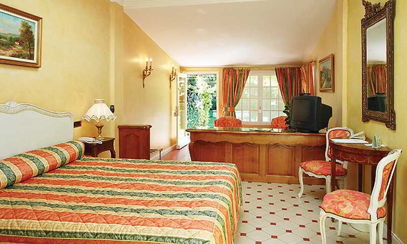 Hostellerie Les Frenes Авиньон Номер фото